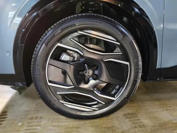 Peugeot E-5008 210 GT Exclusive 16