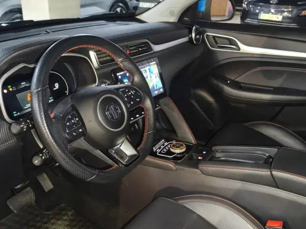 MG ZS EV 72.6 kWh Luxury 30