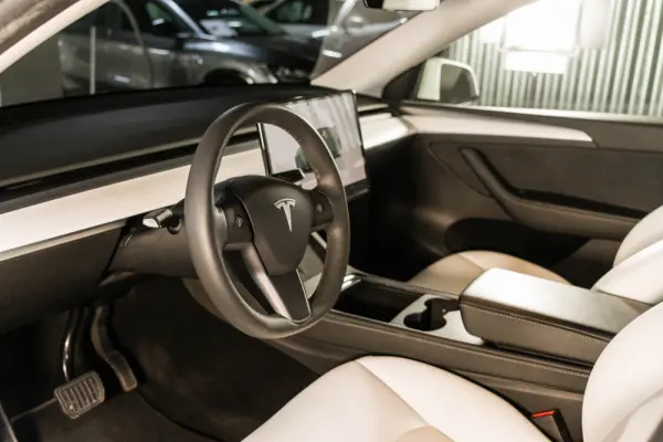 Tesla Model Y Tração Traseira 15