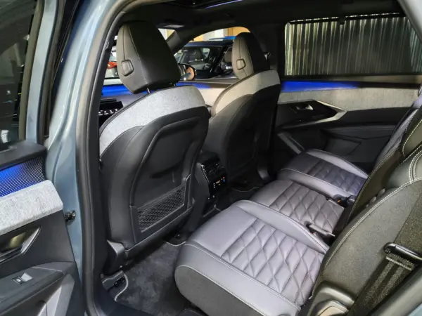Peugeot E-5008 210 GT Exclusive 40