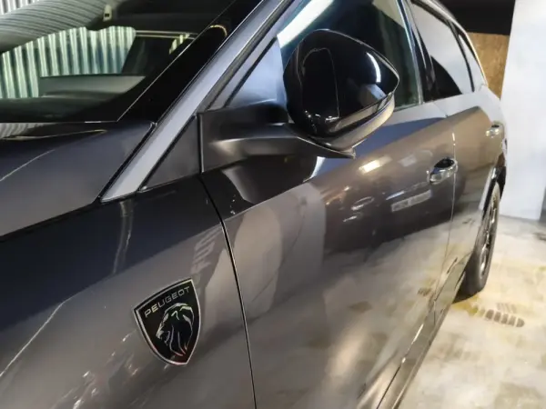 Peugeot E-5008 73 kWh GT 8