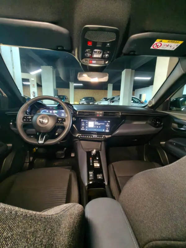 Alfa Romeo Junior Elletrica 50 kWh 27
