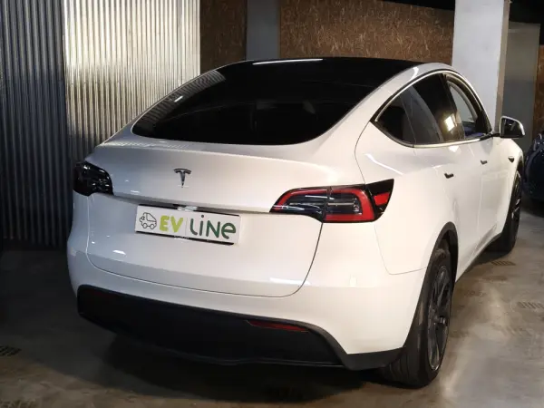 Tesla Model Y RWD 11