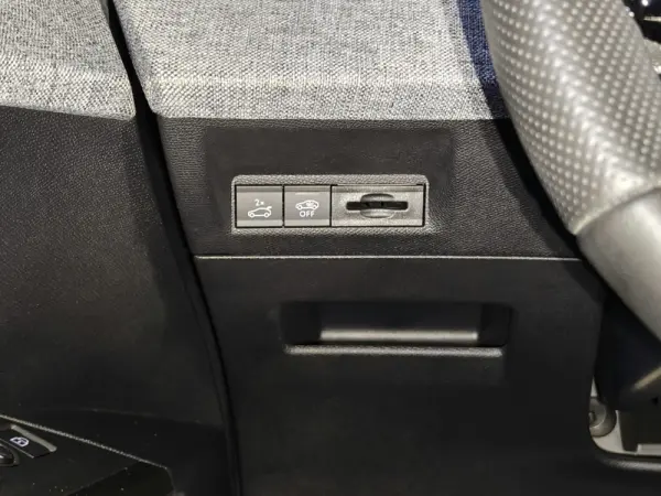 Peugeot E-5008 210 GT Exclusive 35