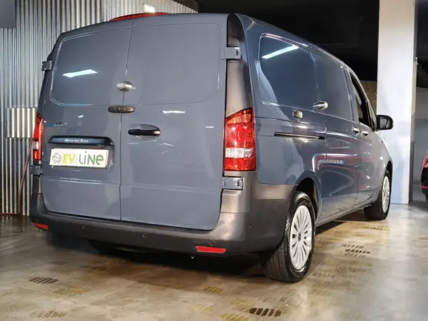 Mercedes-Benz eVito Tourer Extra-Longa PRO 9
