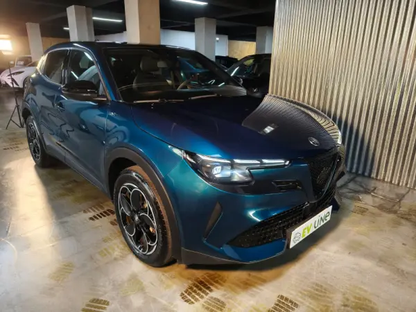 Alfa Romeo Junior Elletrica 50 kWh 4