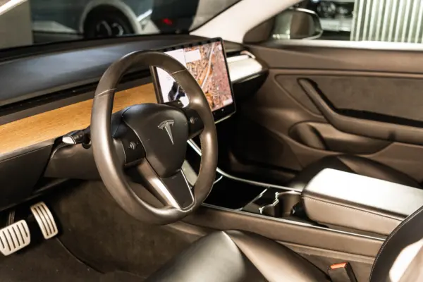 Tesla Model 3 Performance Dual Motor AWD 16