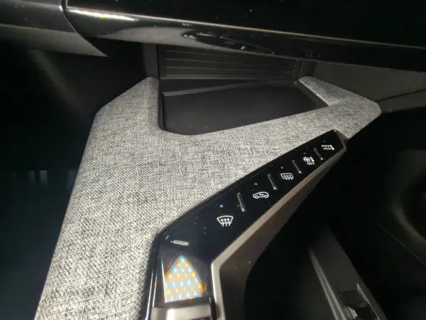 Peugeot E-5008 73 kWh GT 33