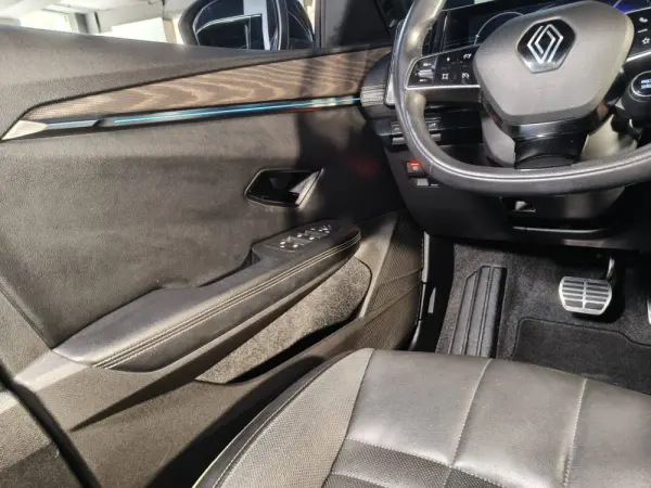 Renault Mégane E-Tech EV60 Iconic Autonomia Conforto 32