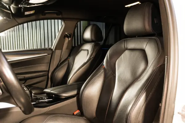 BMW 530 e Pack Desportivo M 46