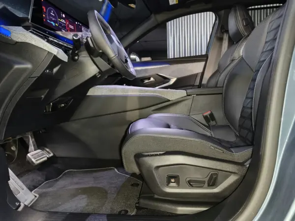 Peugeot E-5008 210 GT Exclusive 28