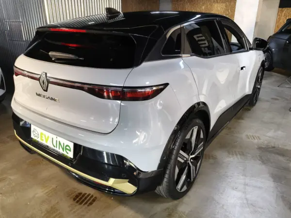 Renault Mégane E-Tech EV60 Iconic Autonomia Conforto 14