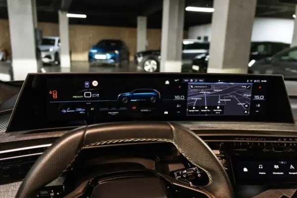 Peugeot E-5008 73 kWh GT 47