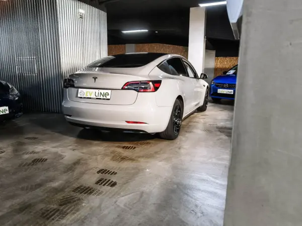 Tesla Model 3 Long Range Tração Integral 12