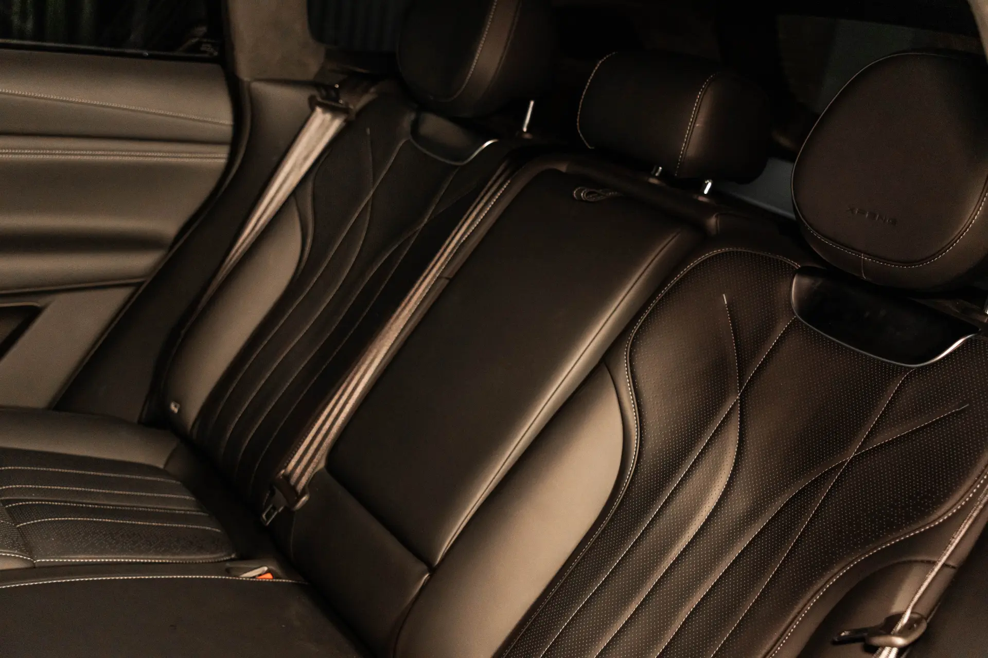 Xpeng G9 93.1 kWh Long Range+Premium Seat & Audio Pack 34