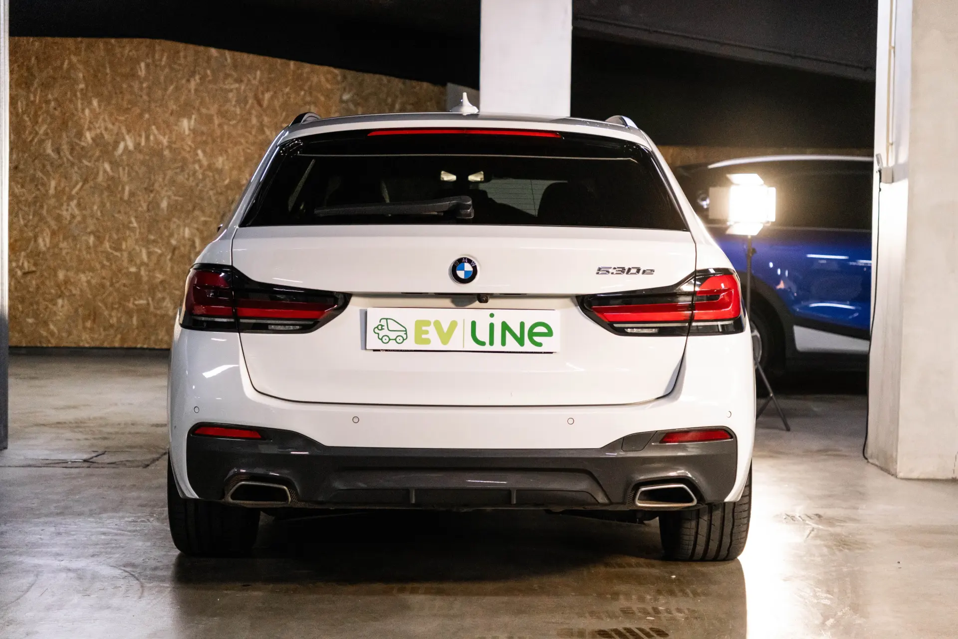 BMW 530 e Pack Desportivo M 6