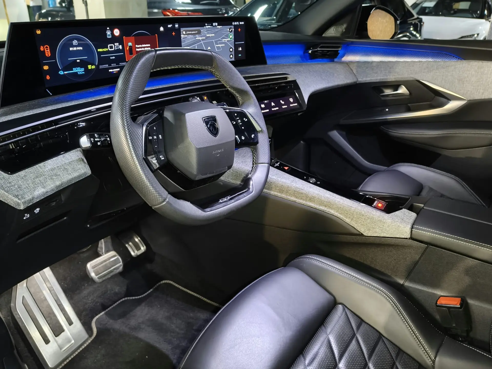 Peugeot E-5008 210 GT Exclusive 19