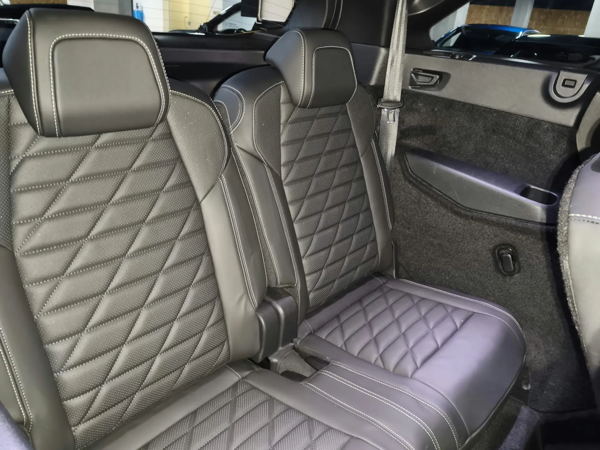 Peugeot E-5008 210 GT Exclusive 46