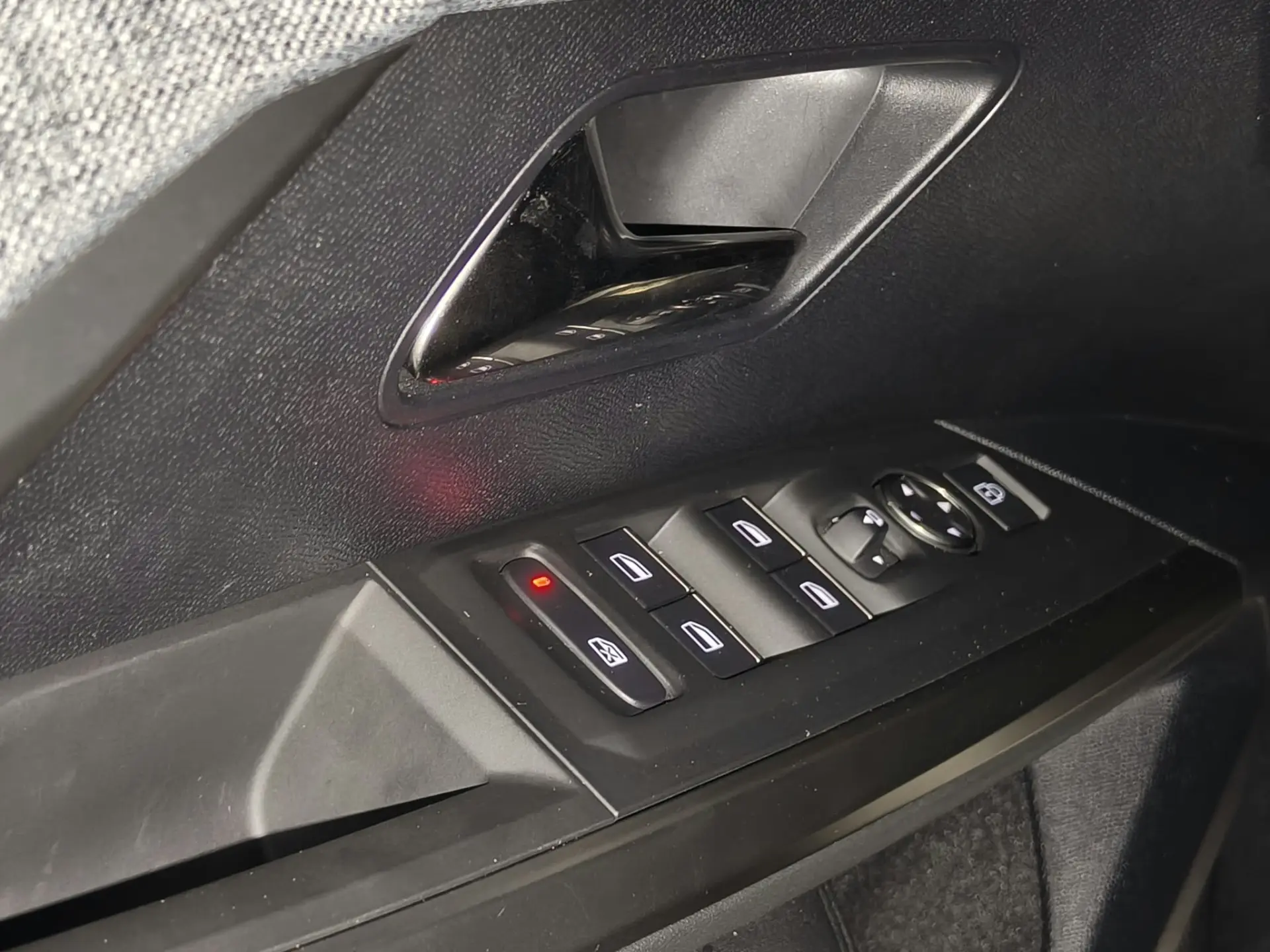 Peugeot E-5008 210 GT Exclusive 37