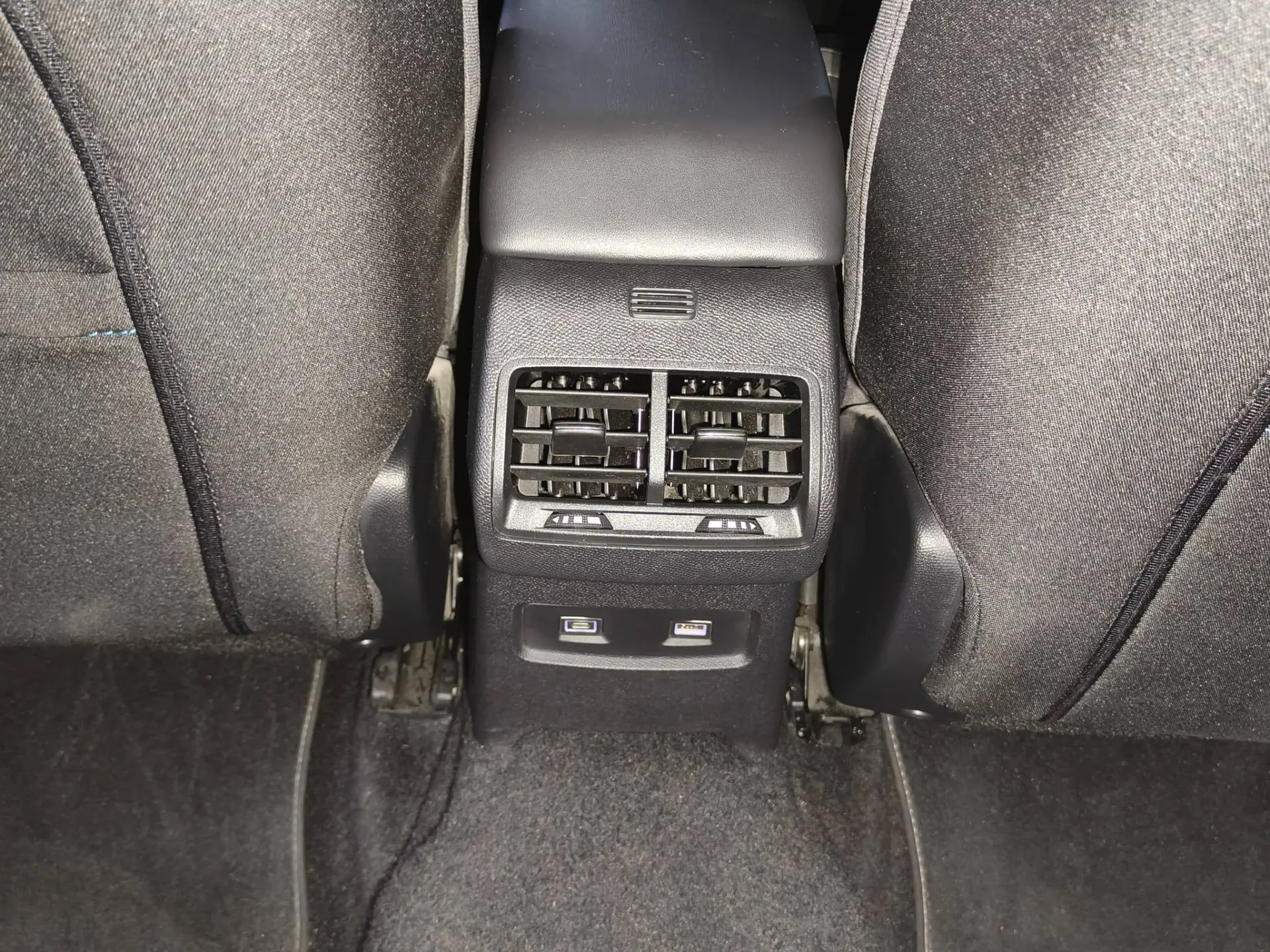 Citroen e-C4 50 kWh Feel 26