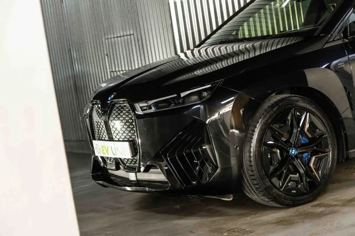 BMW iX2 M60 36