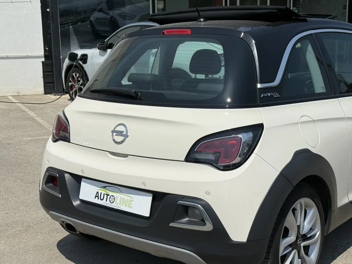 Opel Adam 1.0 T Rocks 10