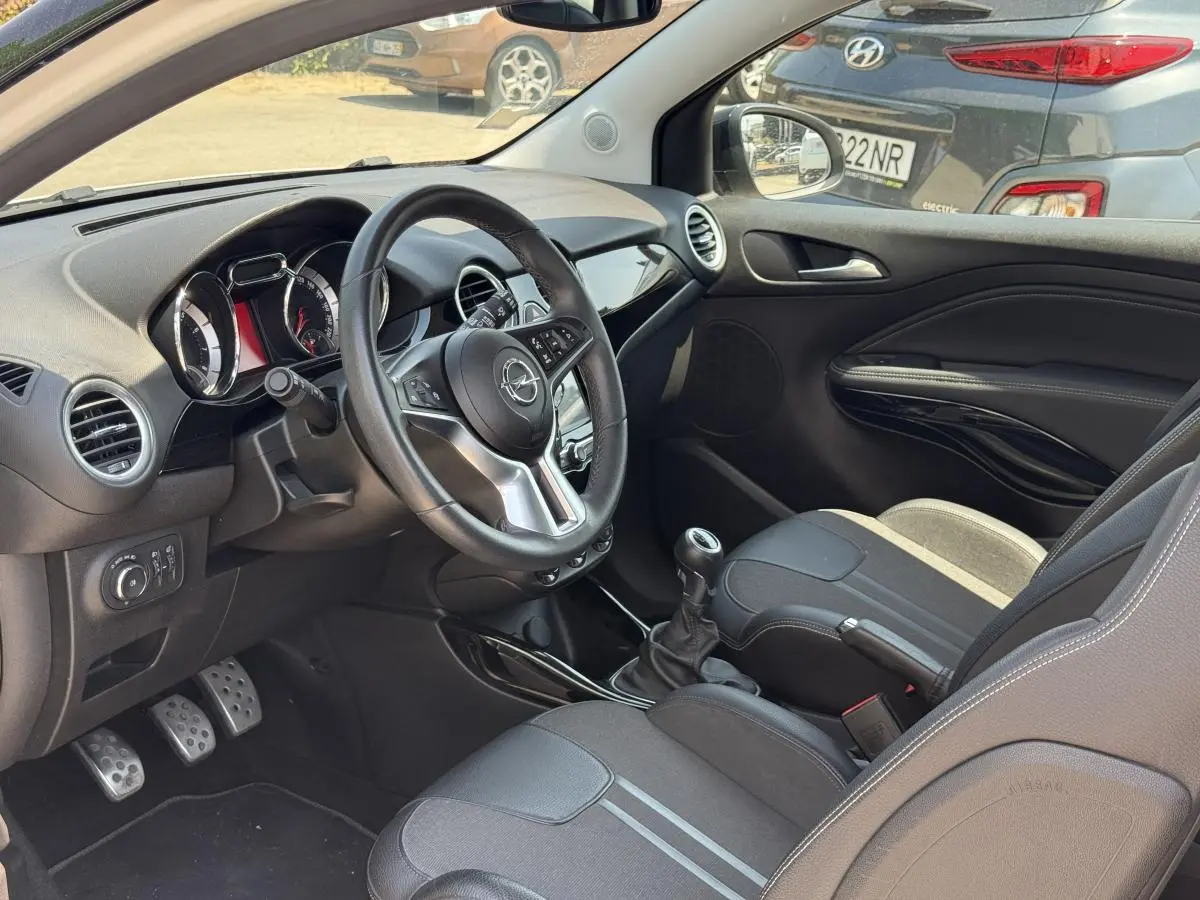 Opel Adam 1.0 T Rocks 12