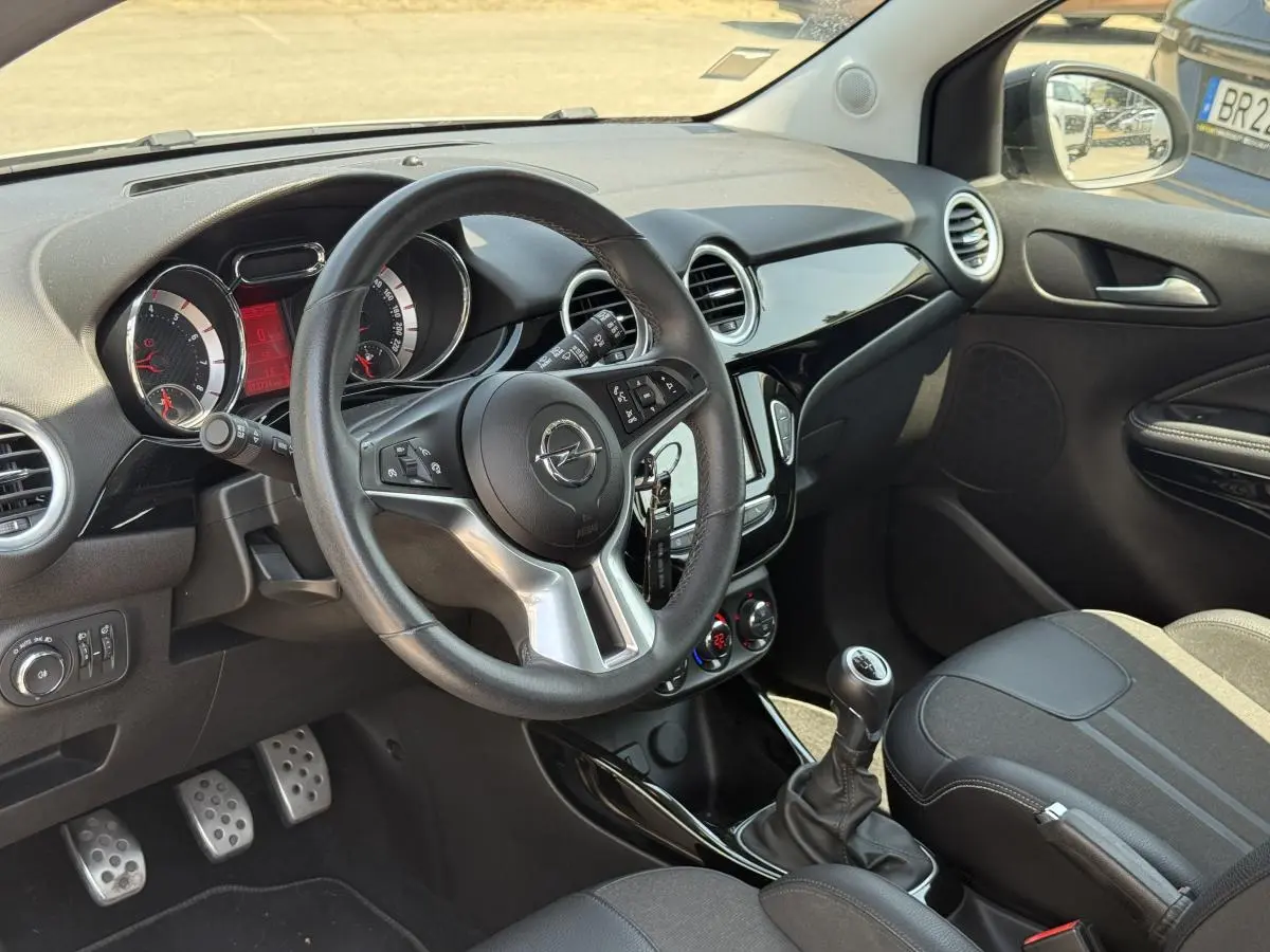 Opel Adam 1.0 T Rocks 14