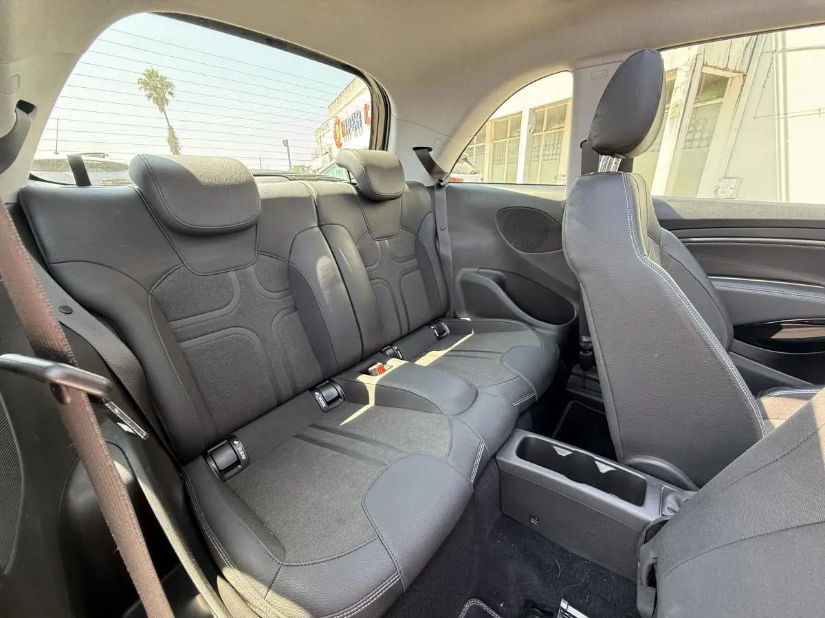 Opel Adam 1.0 T Rocks 23