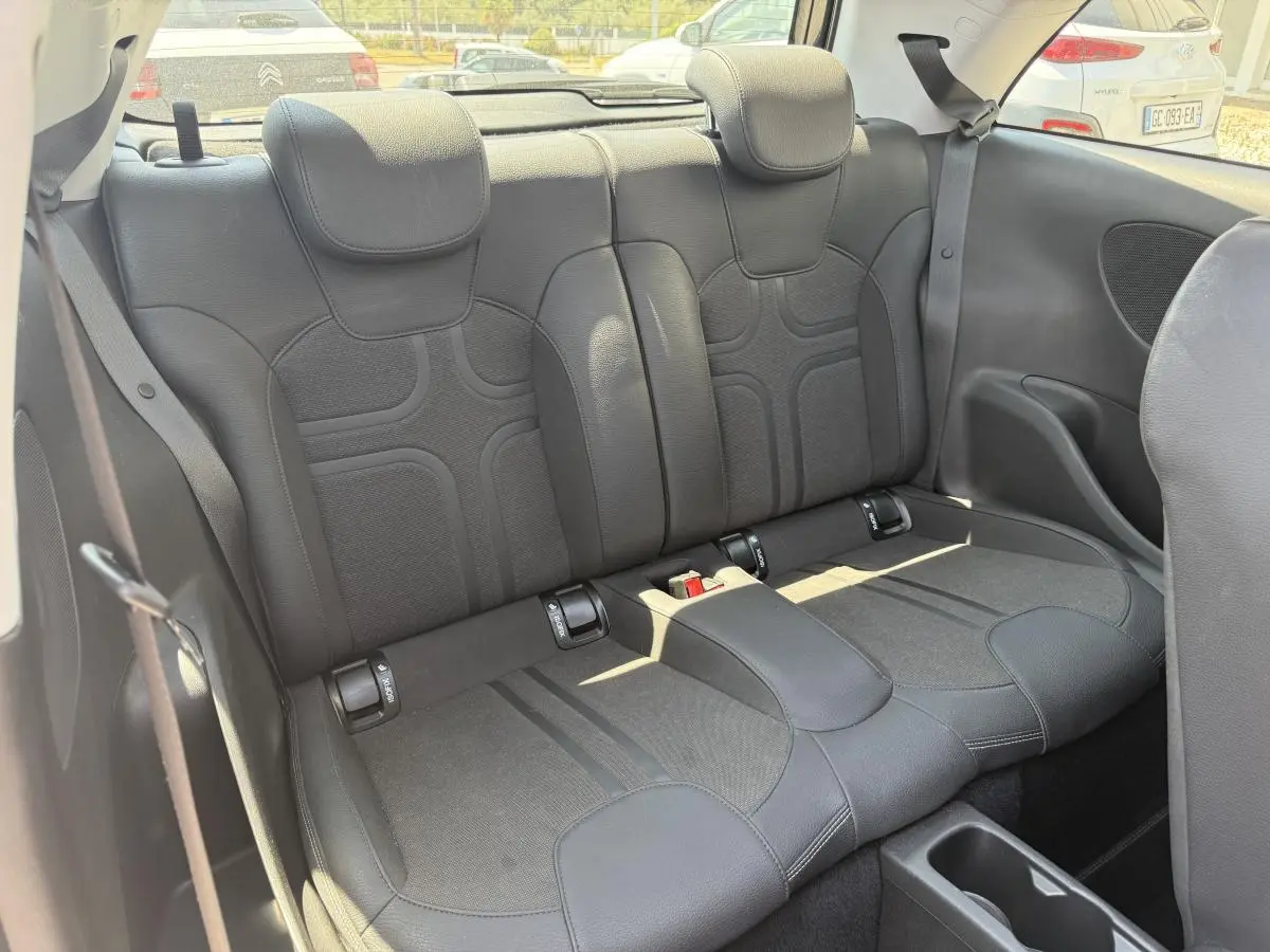 Opel Adam 1.0 T Rocks 24