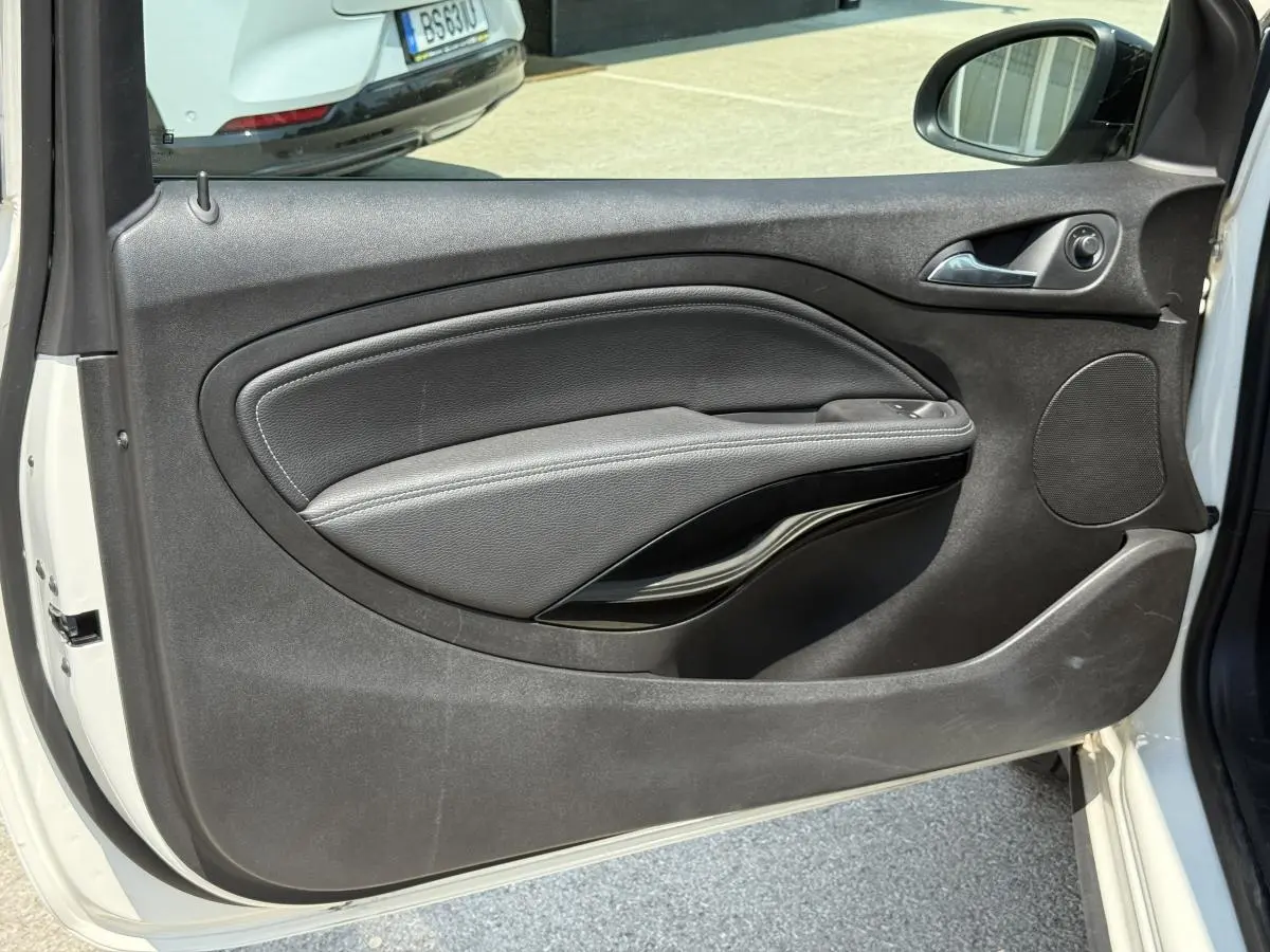 Opel Adam 1.0 T Rocks 29