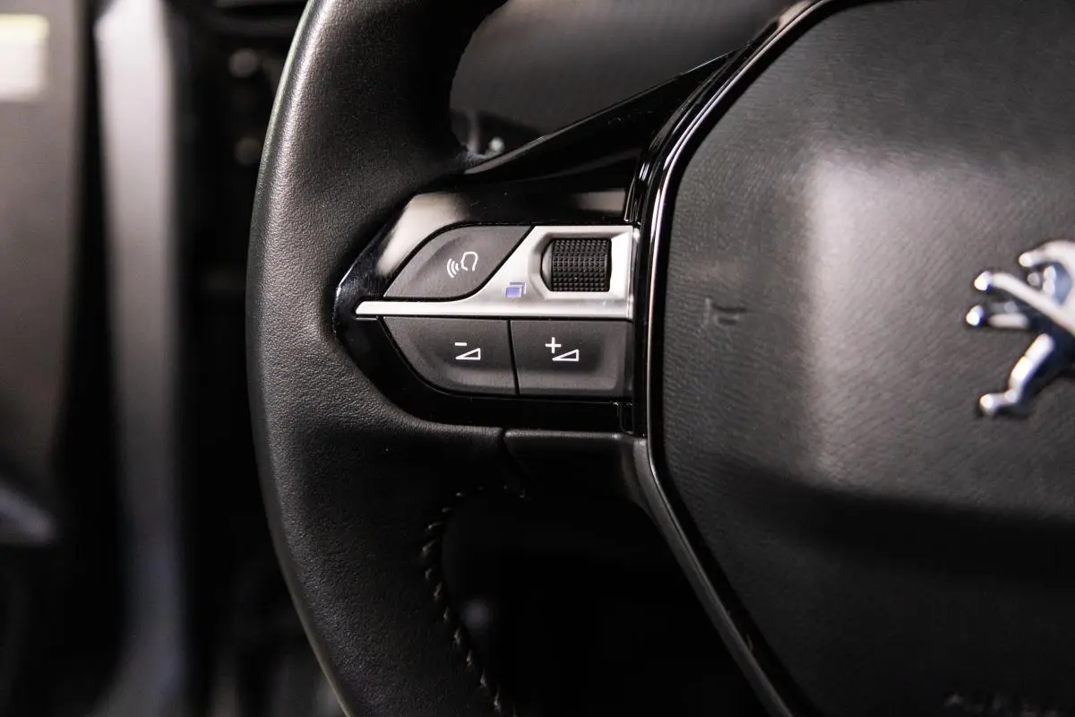 Peugeot e-208 50 kWh Active 25