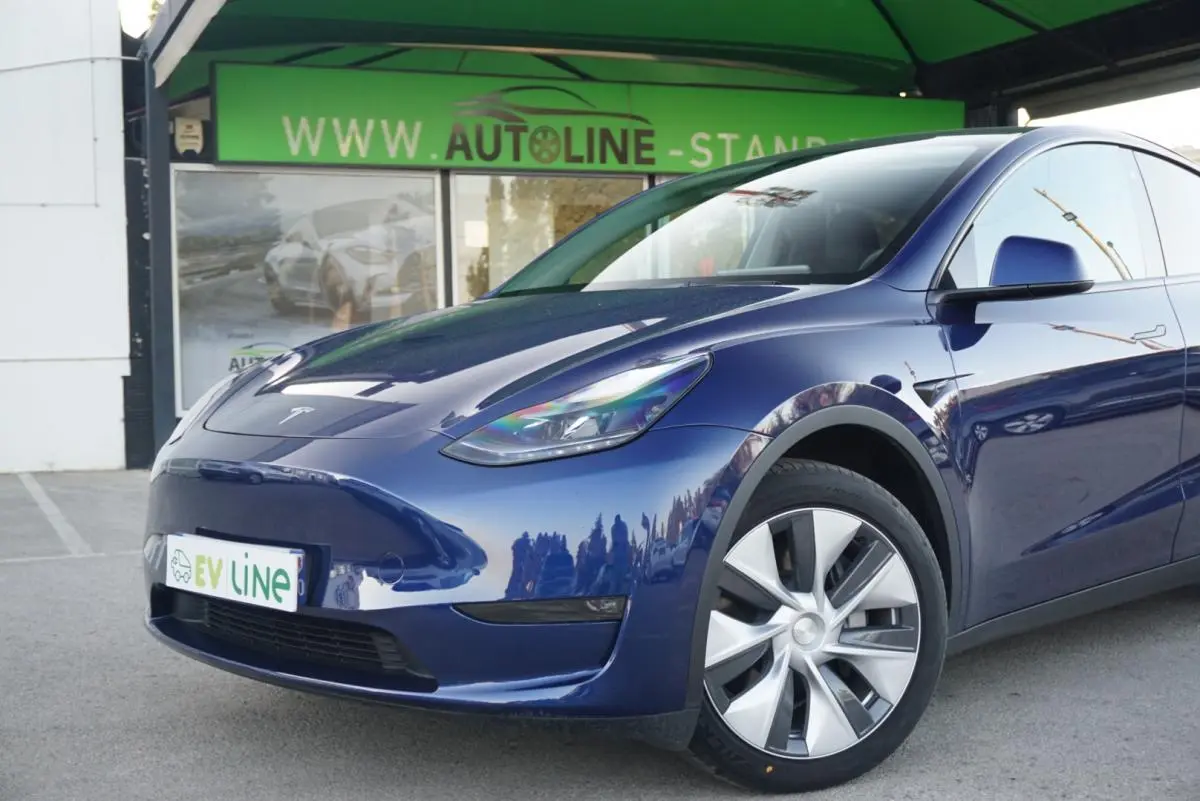 Tesla Model Y Long Range Dual Motor AWD 2