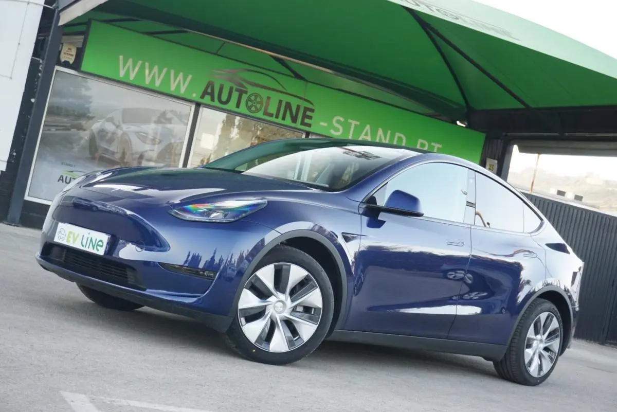 Tesla Model Y Long Range Dual Motor AWD 5