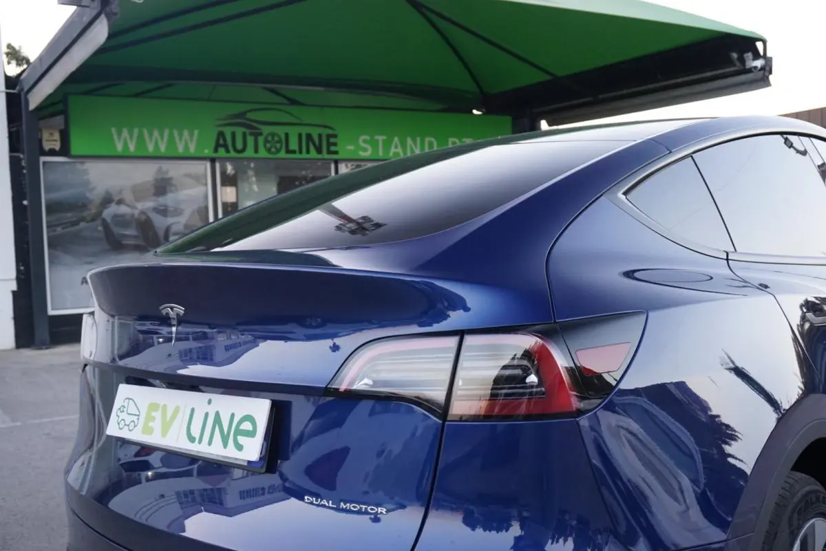 Tesla Model Y Long Range Dual Motor AWD 22