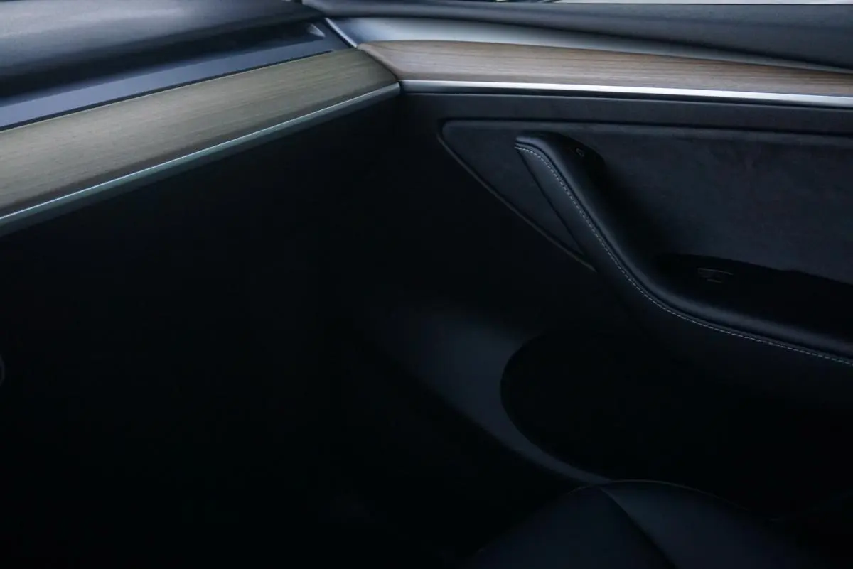 Tesla Model Y Long Range Dual Motor AWD 34