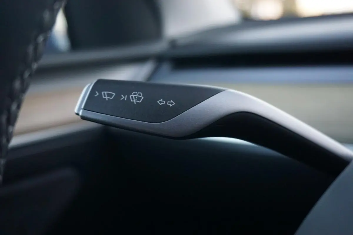 Tesla Model Y Long Range Dual Motor AWD 42