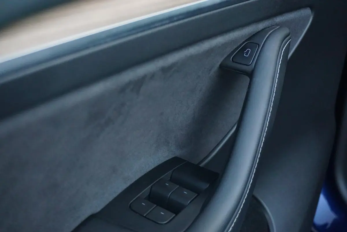 Tesla Model Y Long Range Dual Motor AWD 44