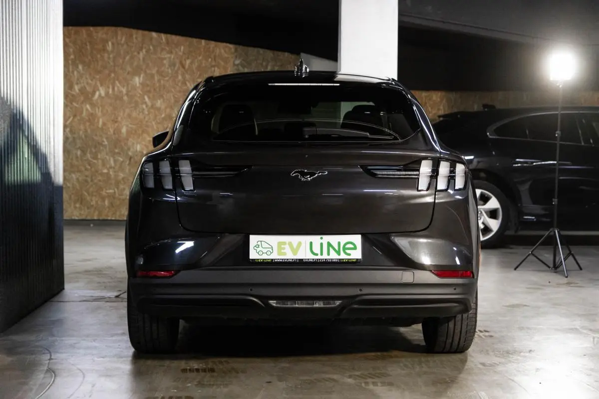 Ford Mustang Mach-E Alargada 10