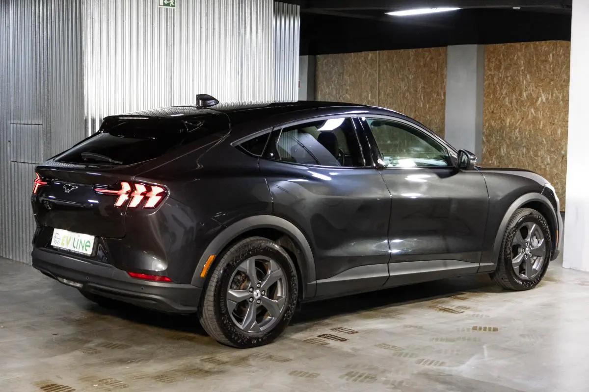 Ford Mustang Mach-E Alargada 12