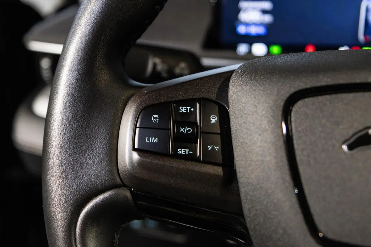 Ford Mustang Mach-E Alargada 25