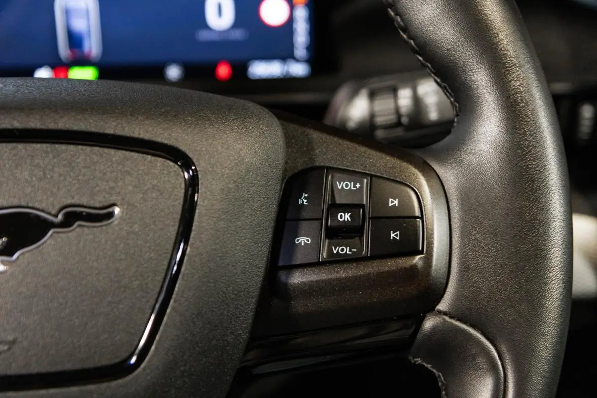 Ford Mustang Mach-E Alargada 26