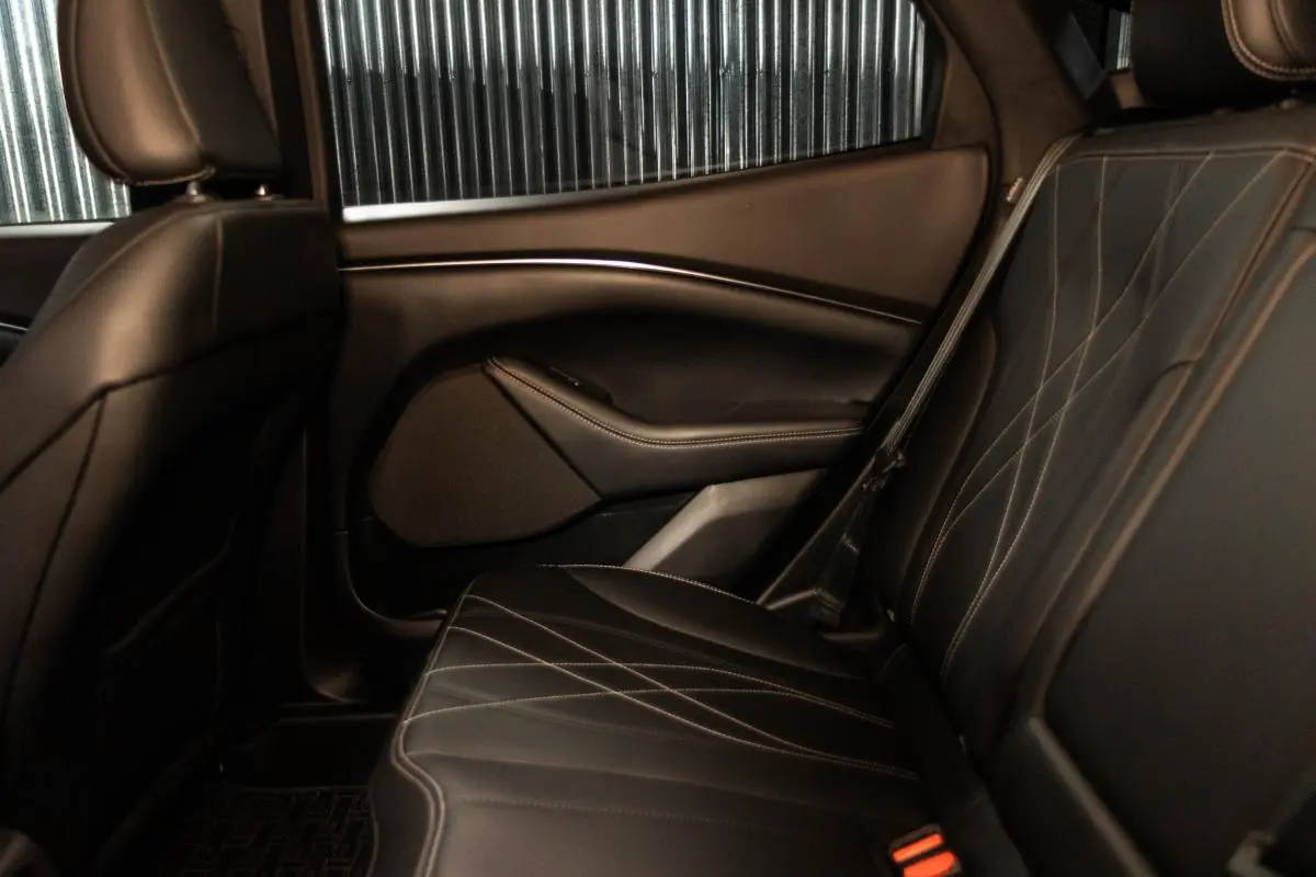 Ford Mustang Mach-E Alargada 40