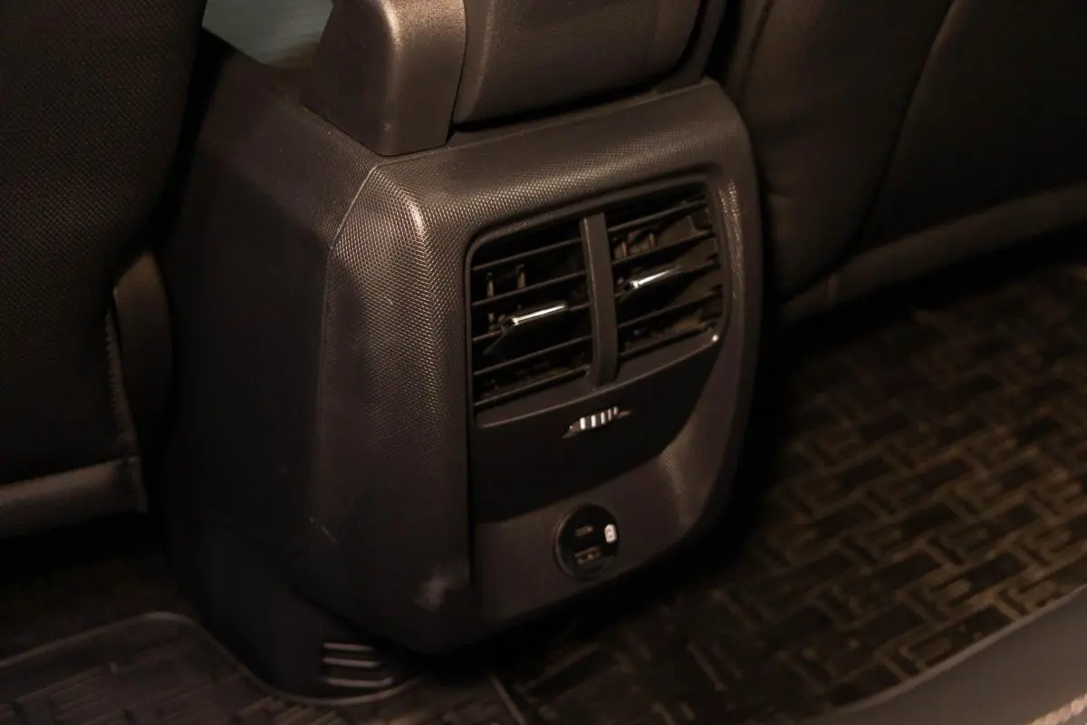 Ford Mustang Mach-E Alargada 41