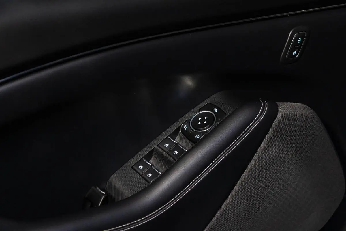 Ford Mustang Mach-E Alargada 43