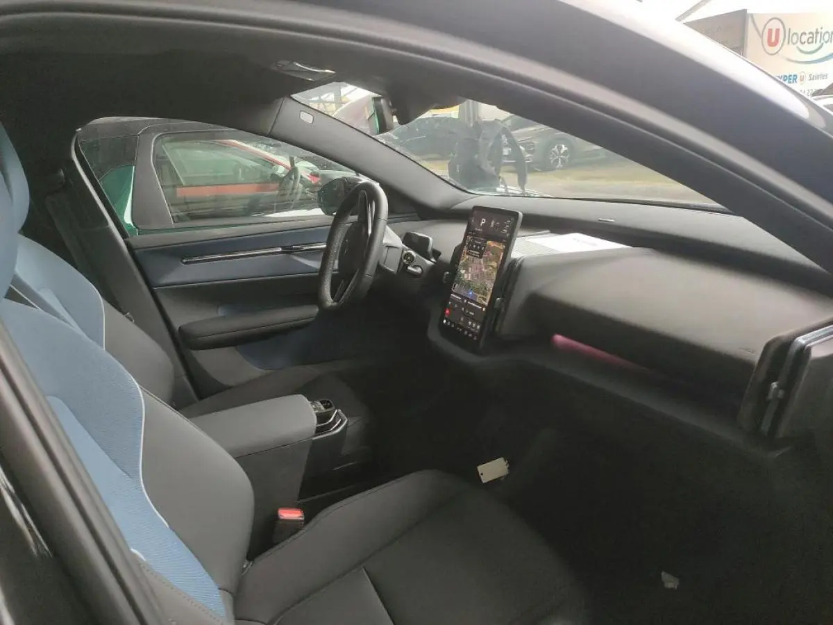 Volvo EX30 Single Extended Range 4