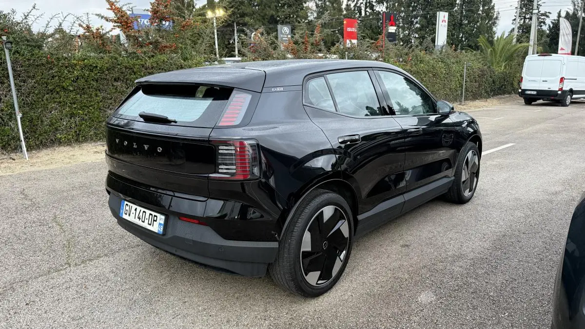 Volvo EX30 Single Extended Range 16