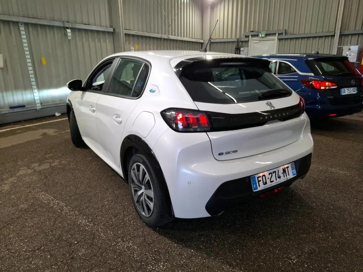 Peugeot e-208 Active 4