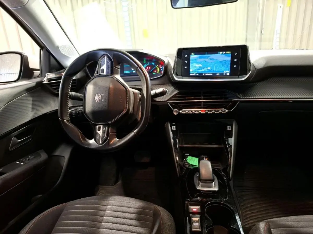 Peugeot e-208 Active 6