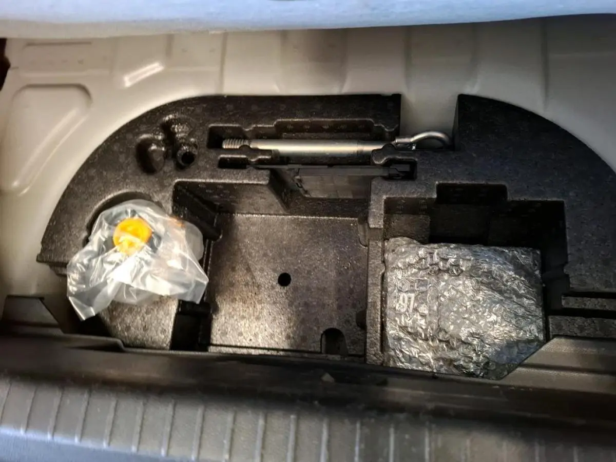 Peugeot e-208 Active 13